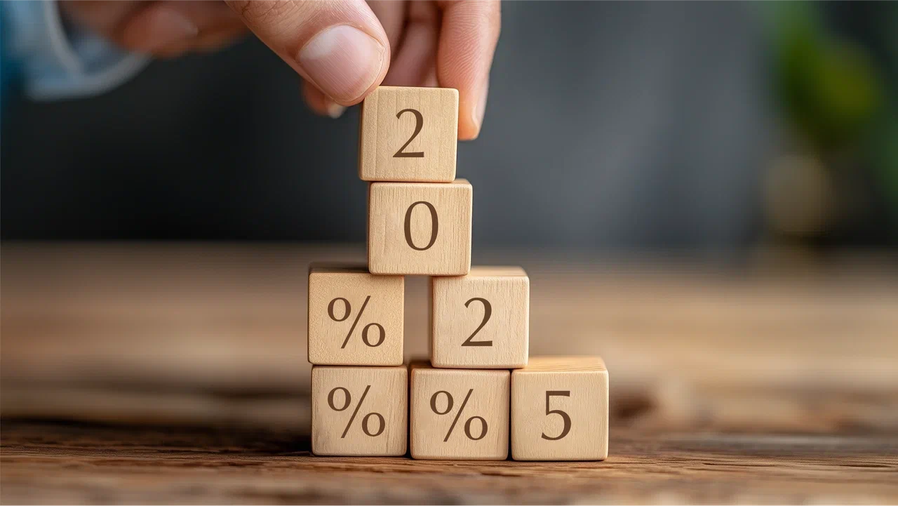 Почему стоит купить квартиру, пока банки не снизили ставки по вкладам?